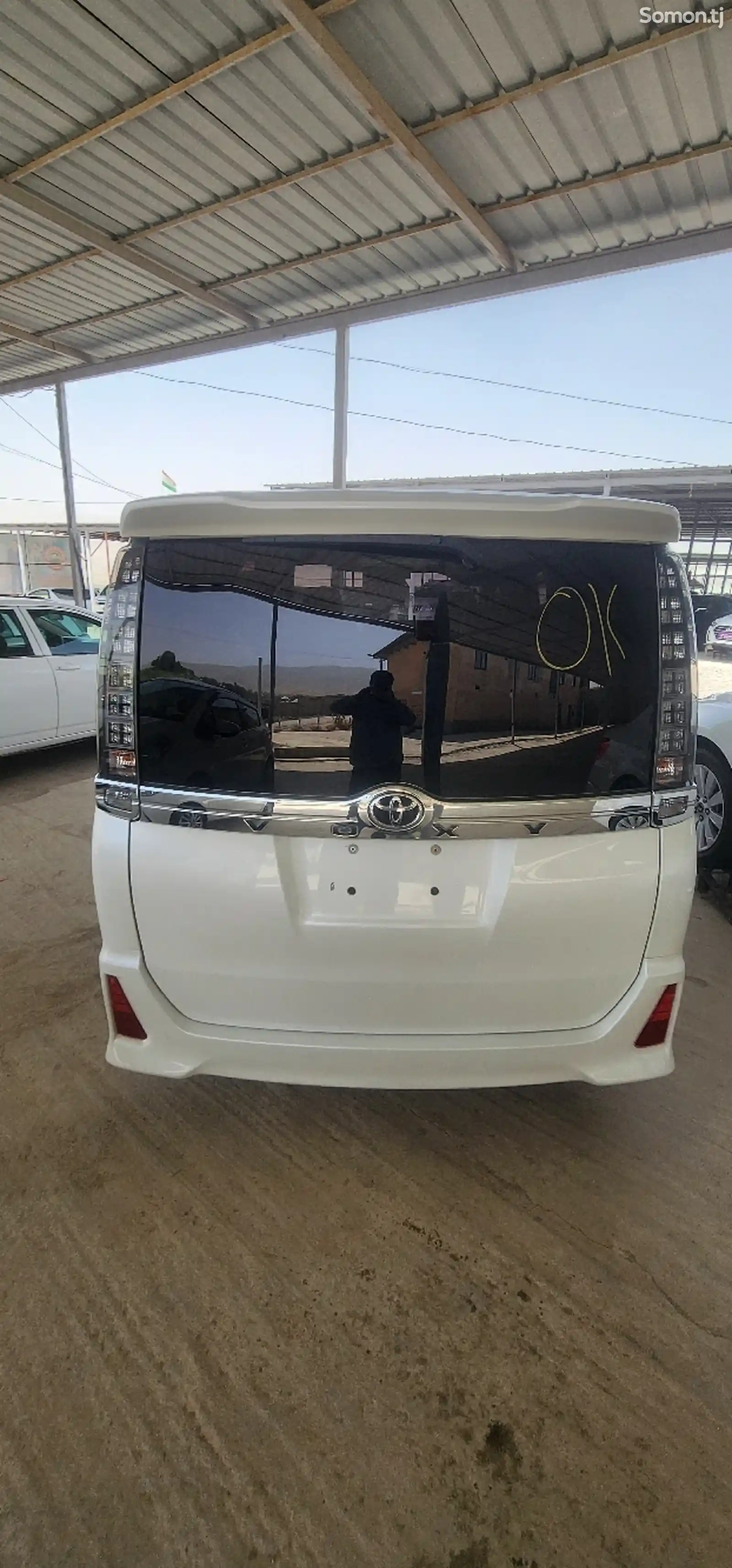 Toyota Voxy, 2015-4