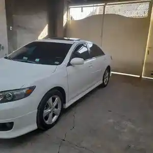 Toyota Camry, 2010