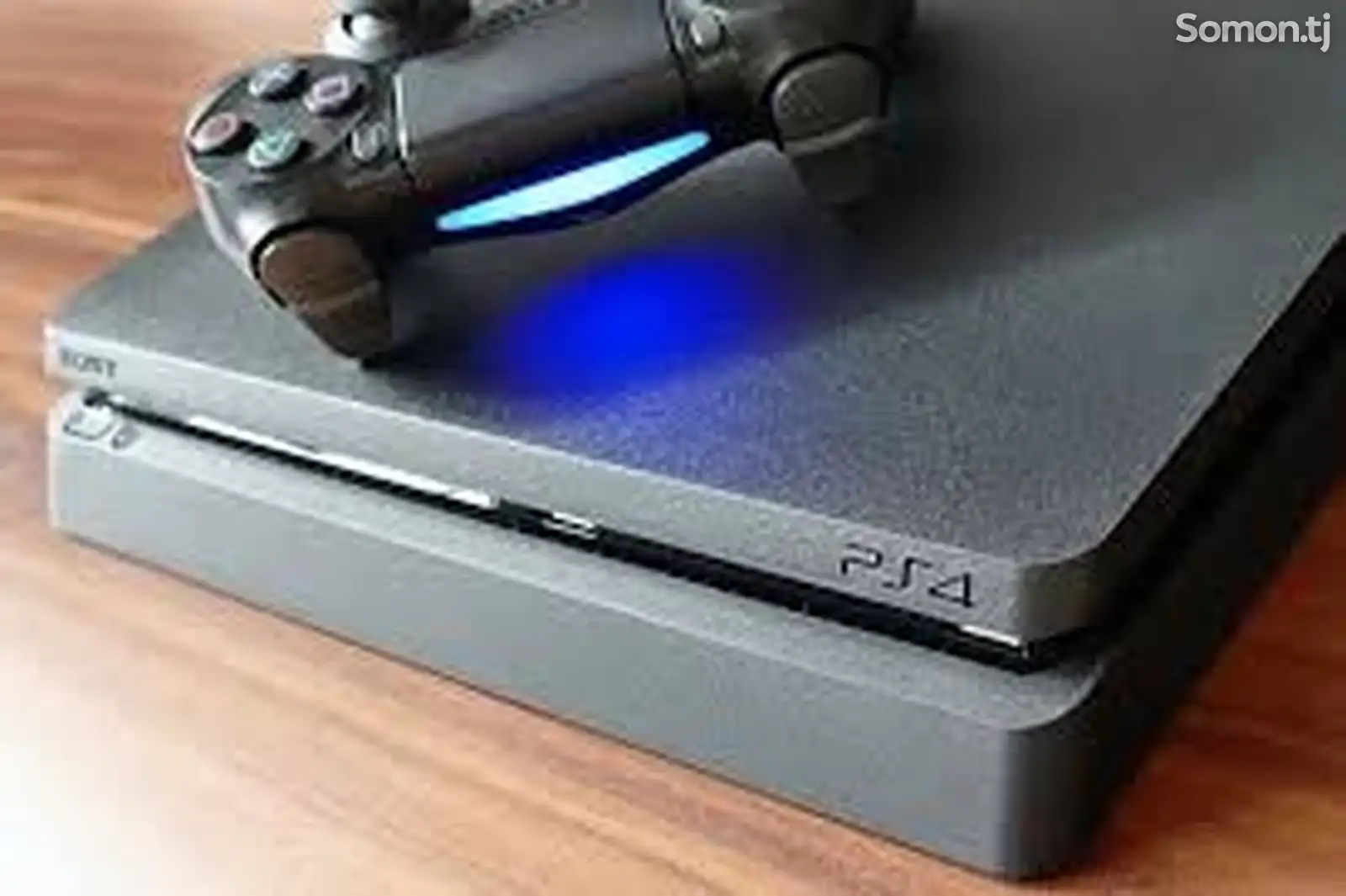 Игровая приставка PS4