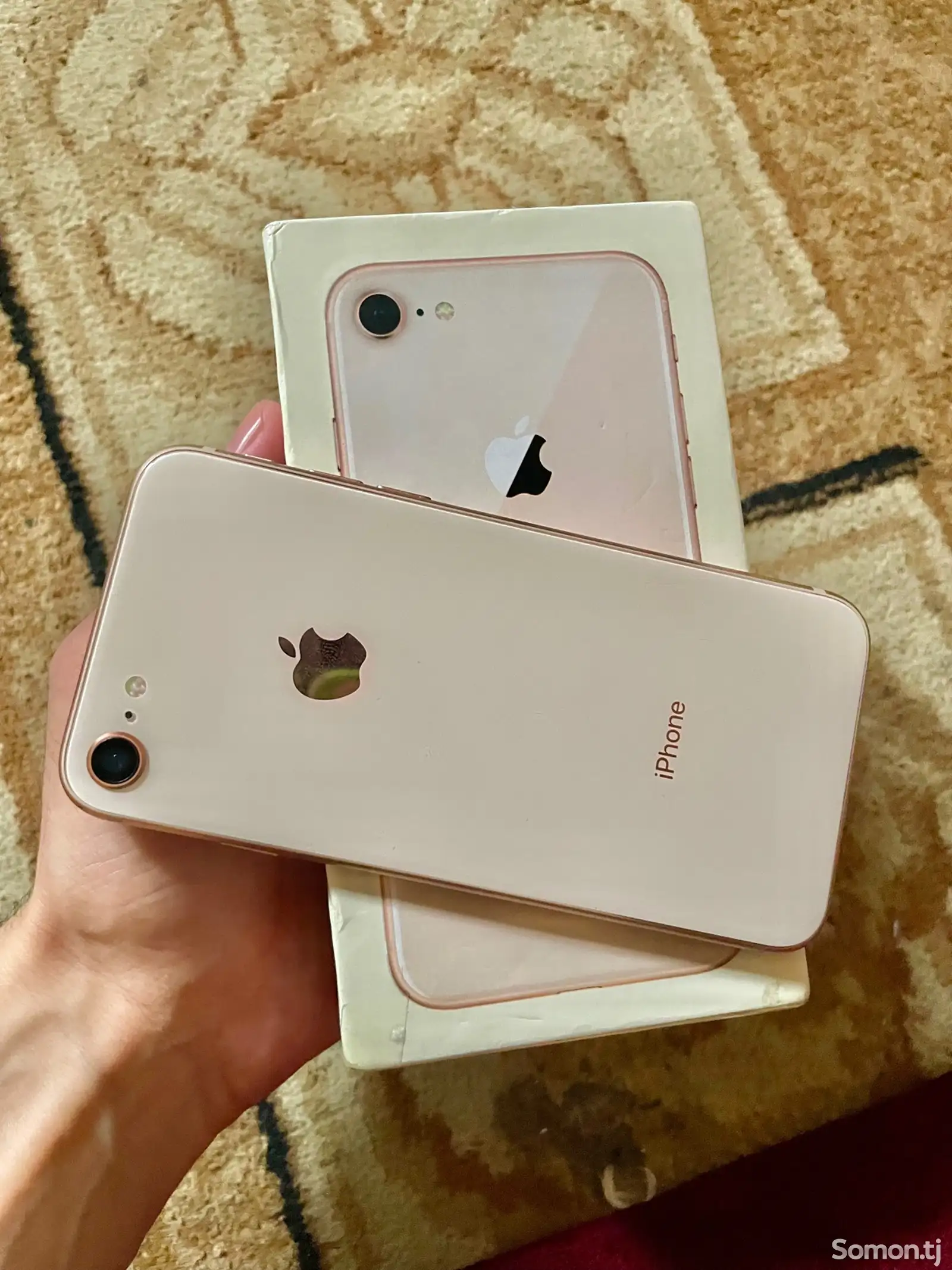 Apple iPhone 8, 64 gb, Gold-1