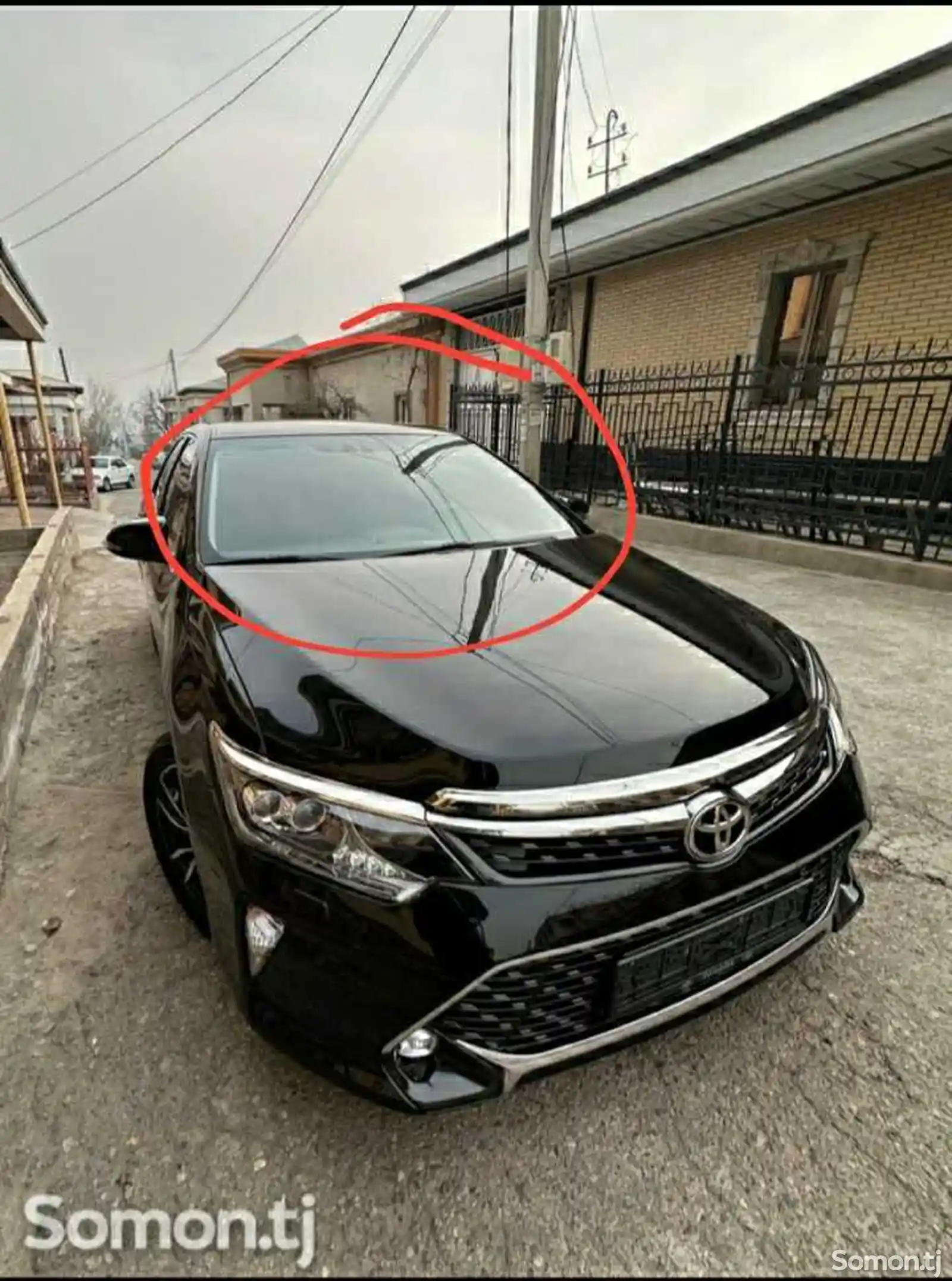Лобовое стекло на Toyota Camry 5