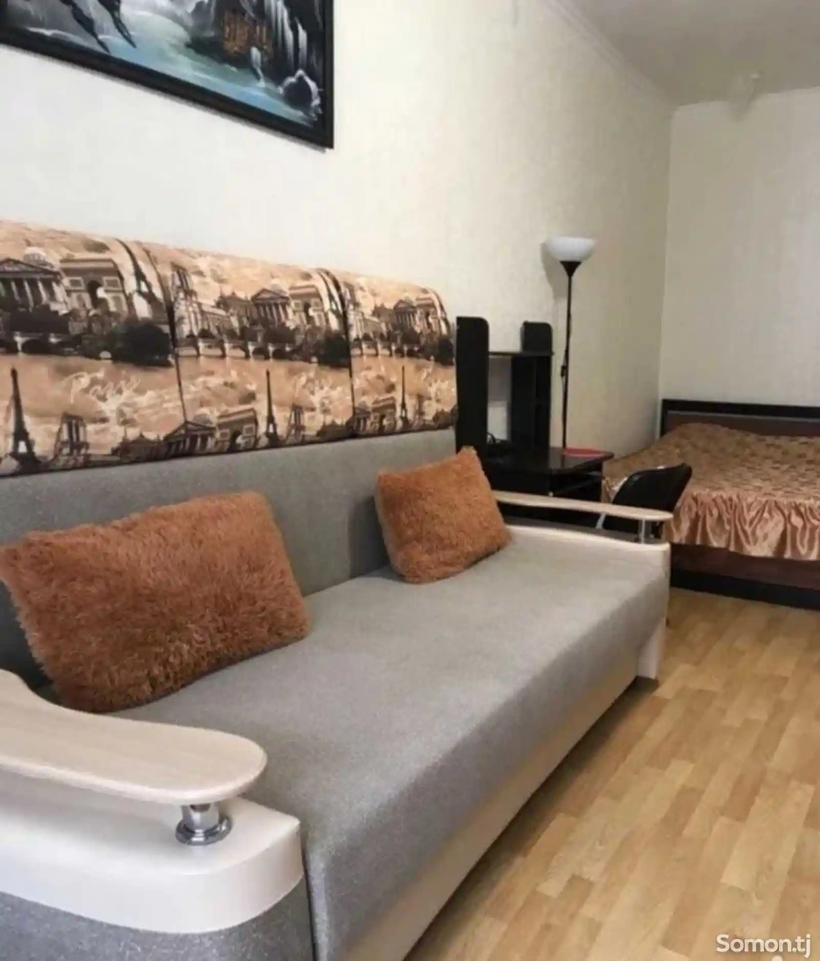 2-комн. квартира, 3 этаж, 80 м², Цирк-1