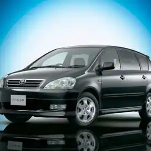 Лобовое стекло на Toyota Ipsum 2004