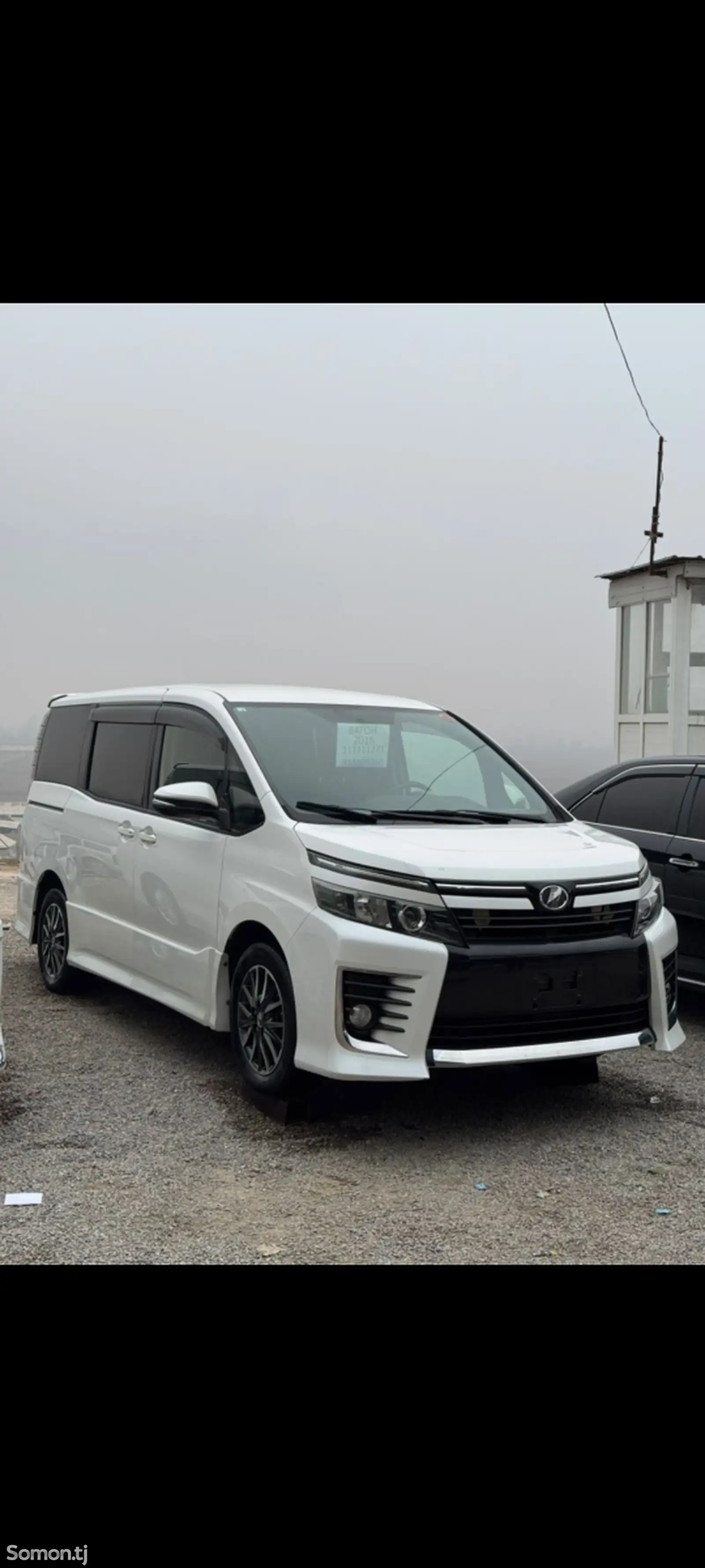 Toyota Voxy, 2015-1