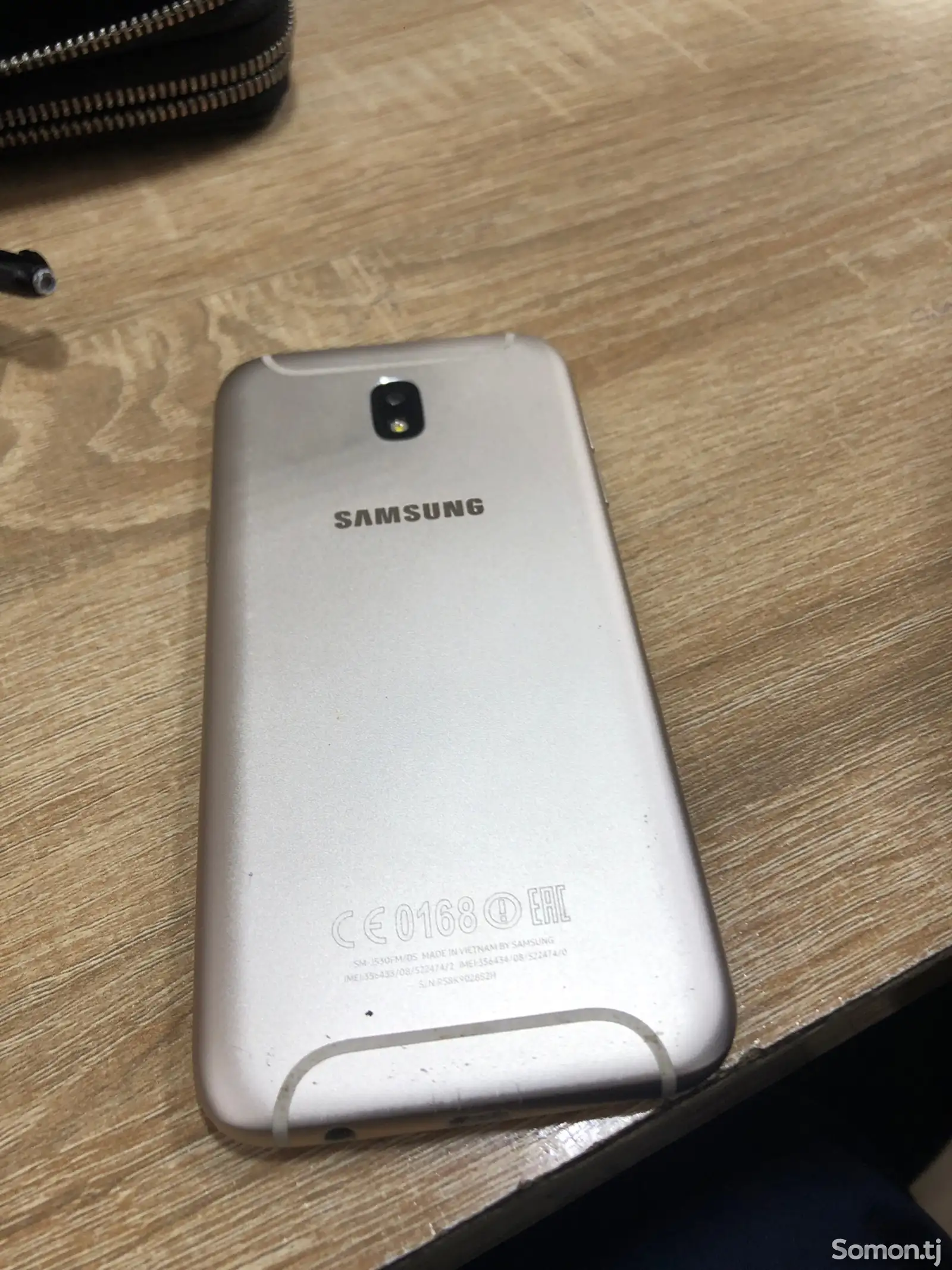 Samsung Galaxy J5, 2017 на запчасти-1