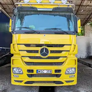 Бортовой грузовик Mercedes Actros