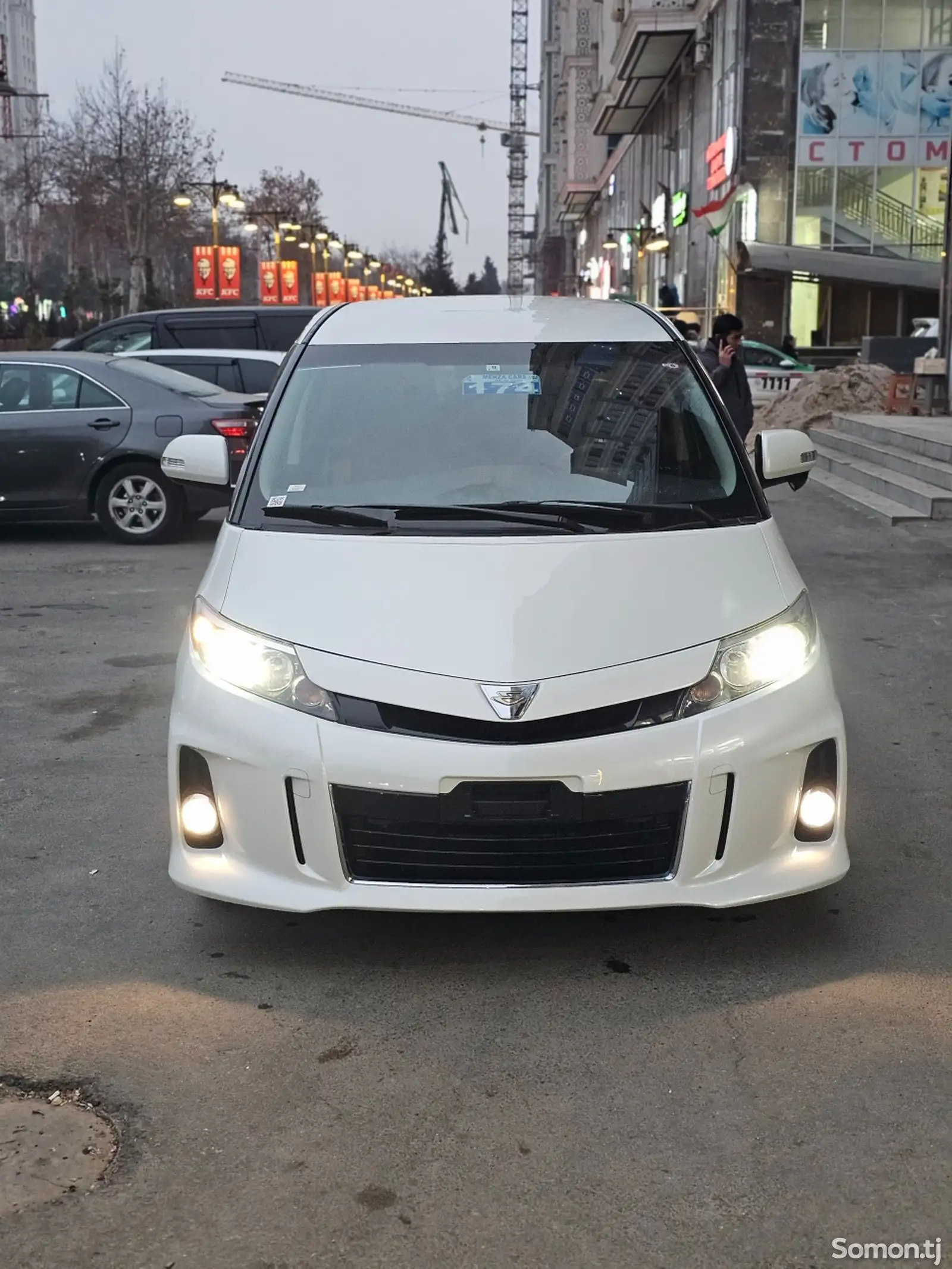 Toyota Estima, 2015-1