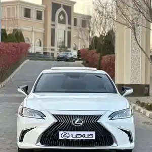 Lexus ES series, 2020