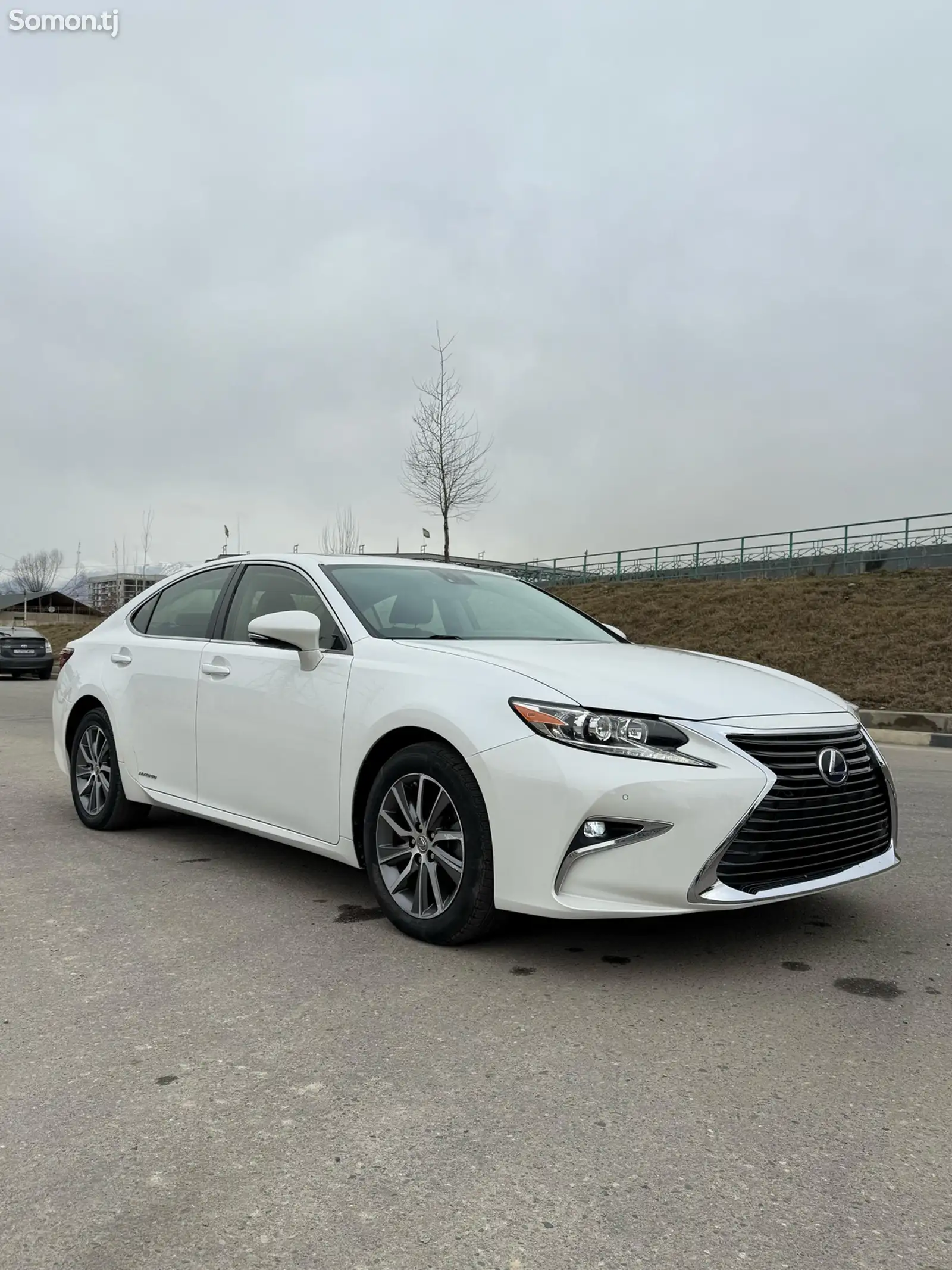 Lexus ES series, 2016-1