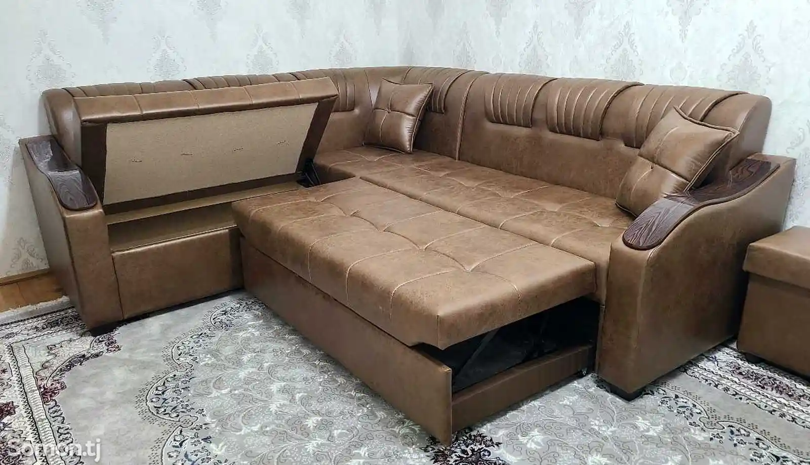 Раскладной диван с подушками на заказ-1