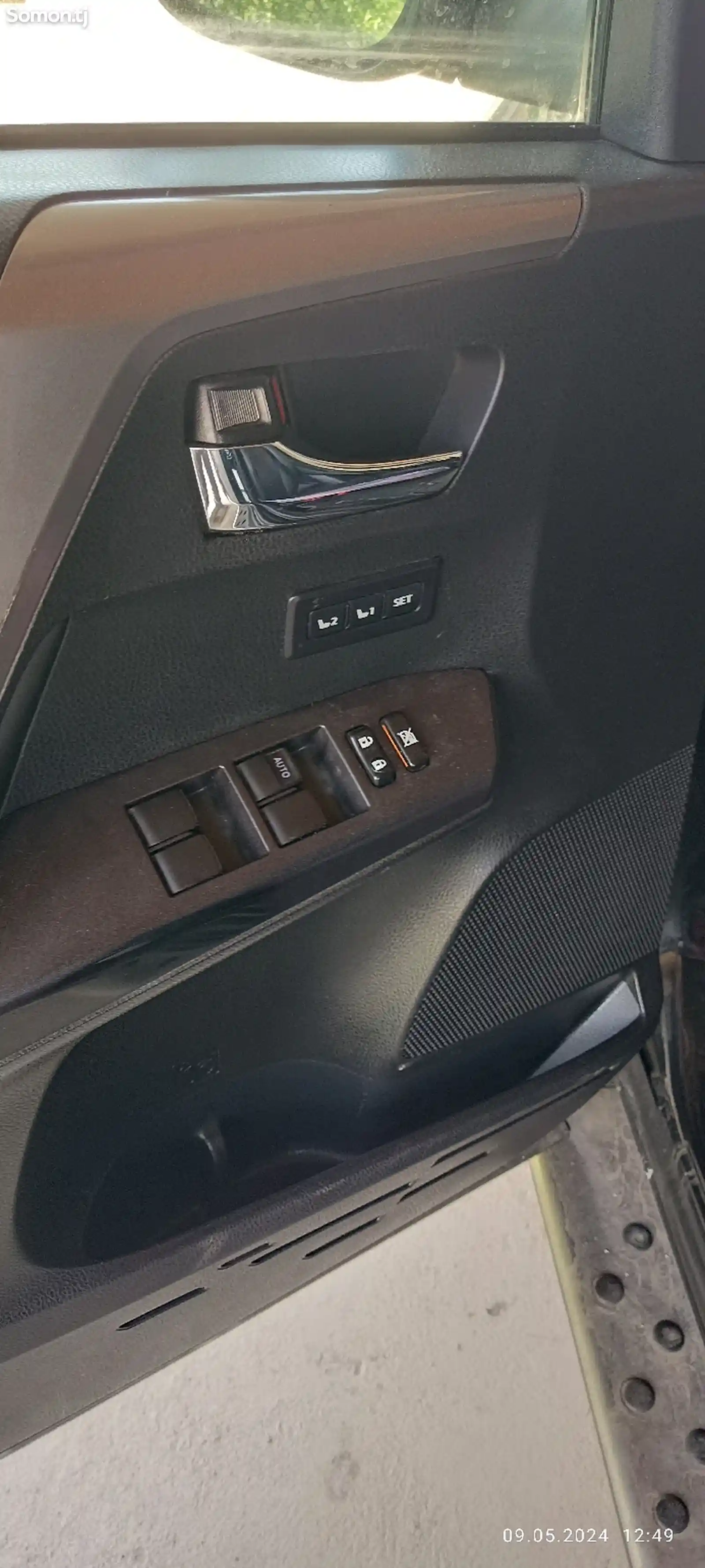 Toyota RAV 4, 2019-13