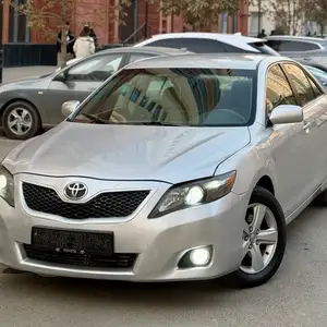 Toyota Camry, 2011