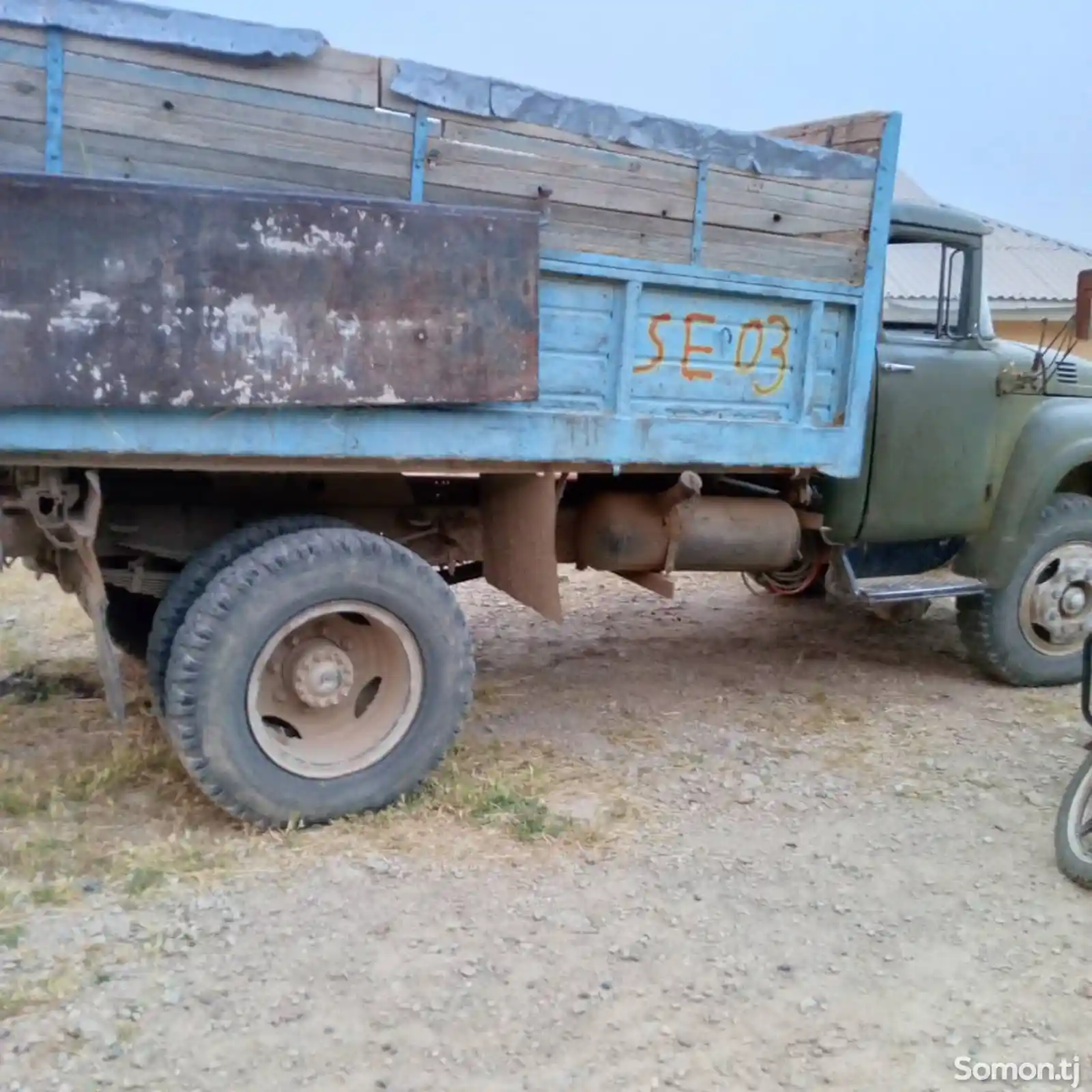 Бортовой грузовик зил 1990-3