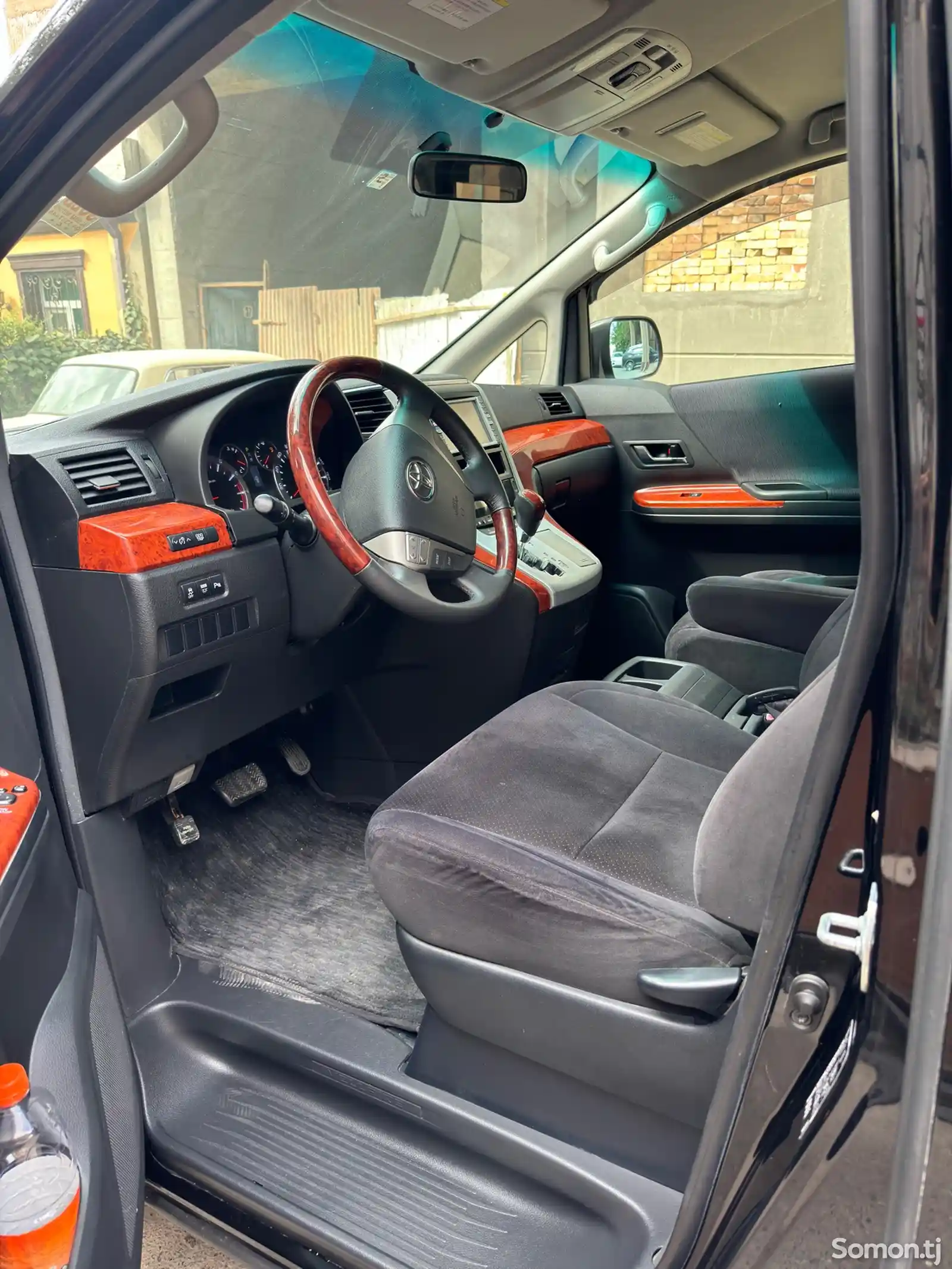 Toyota Vellfire, 2014-4