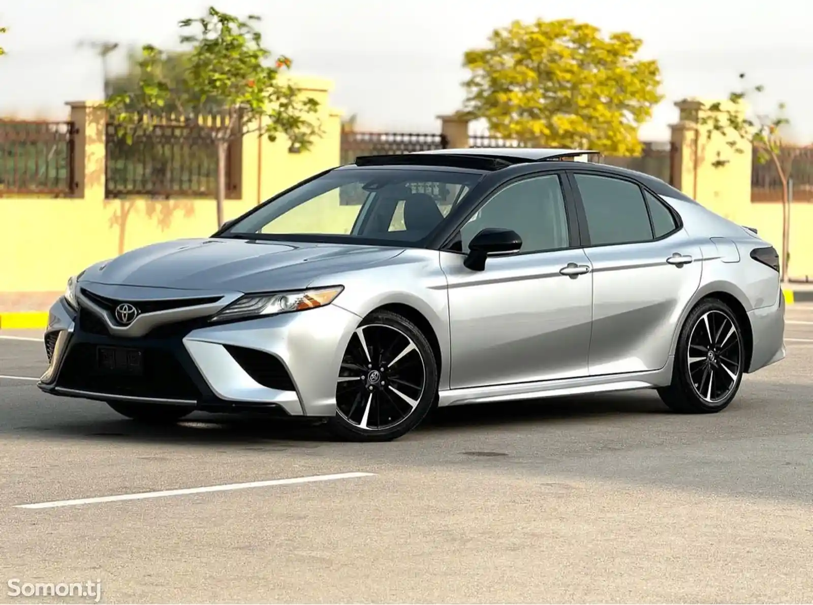 Toyota Camry, 2018-1