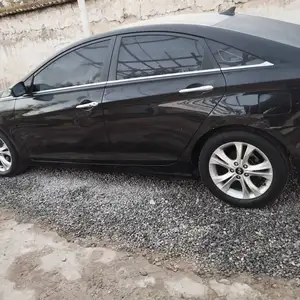 Hyundai Sonata, 2010