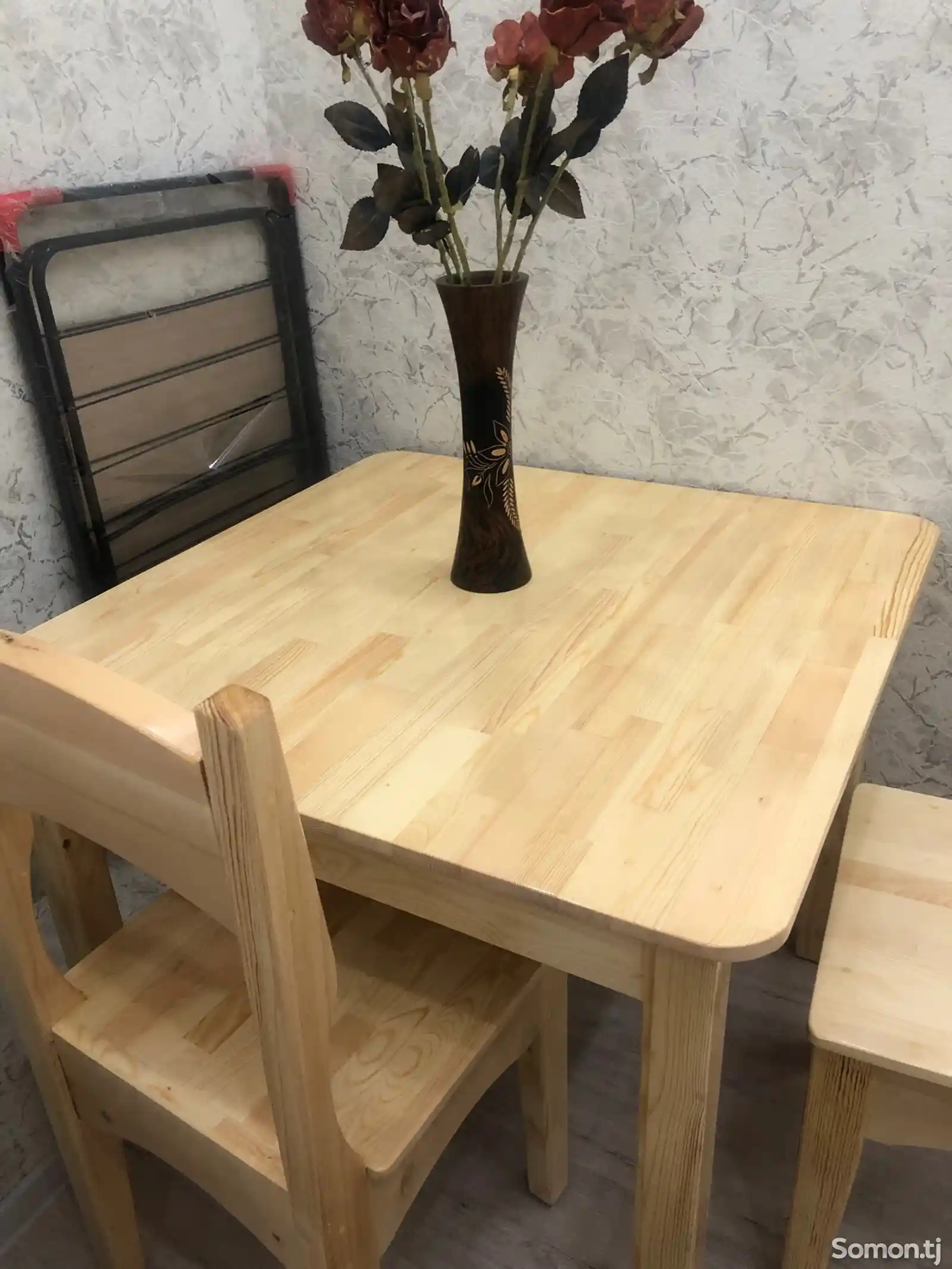 Деревянный стол и стулья-3