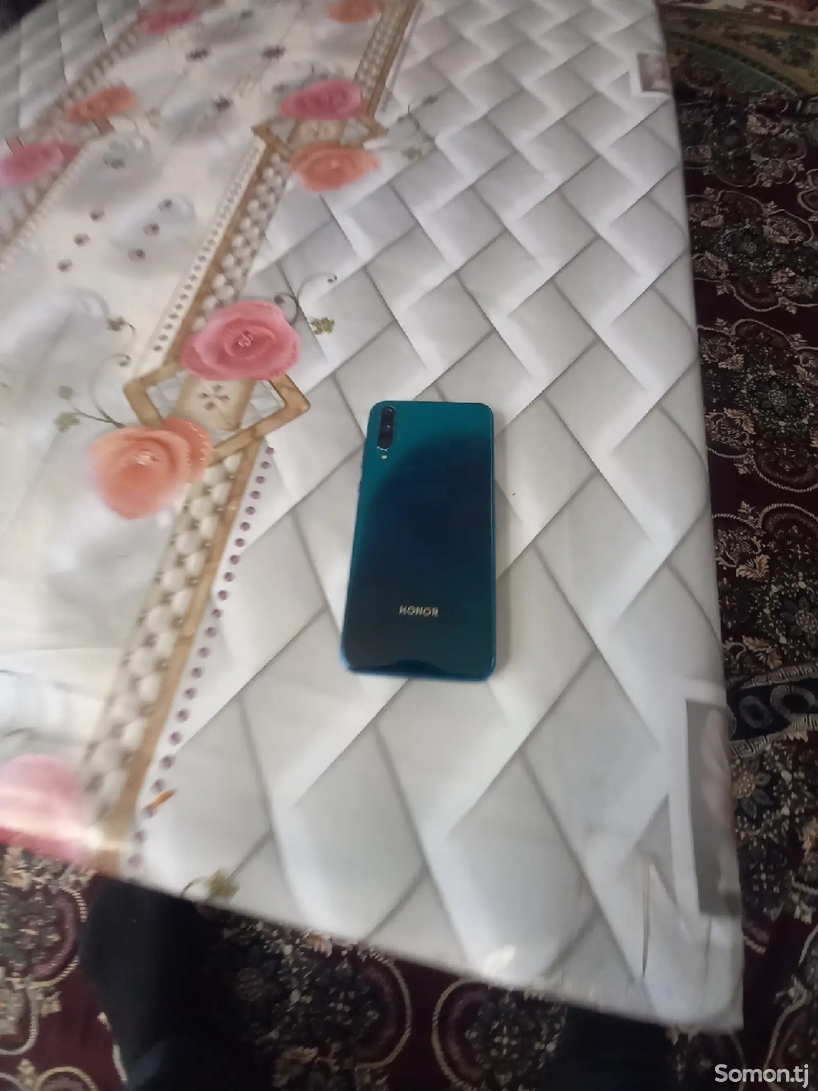 Телефон Honor-1