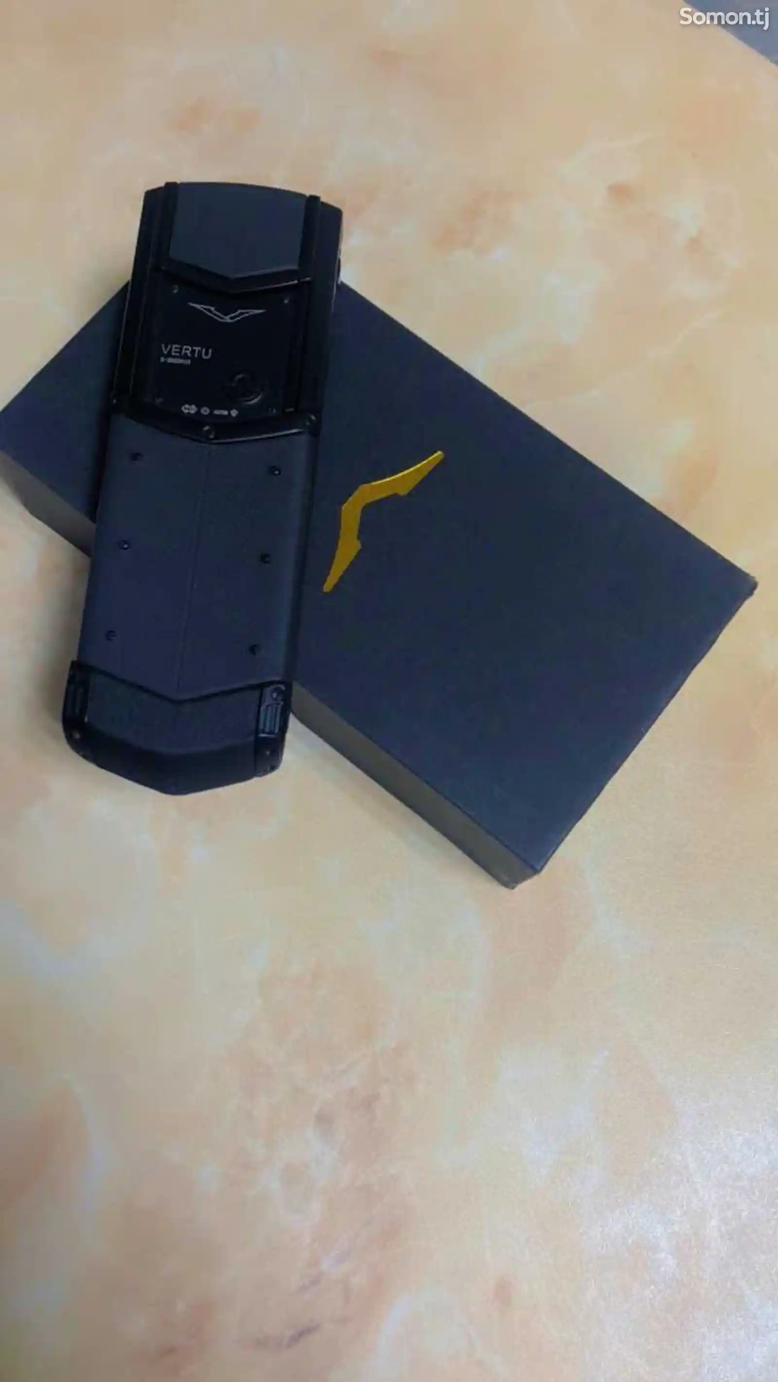 Телефон Vertu-3