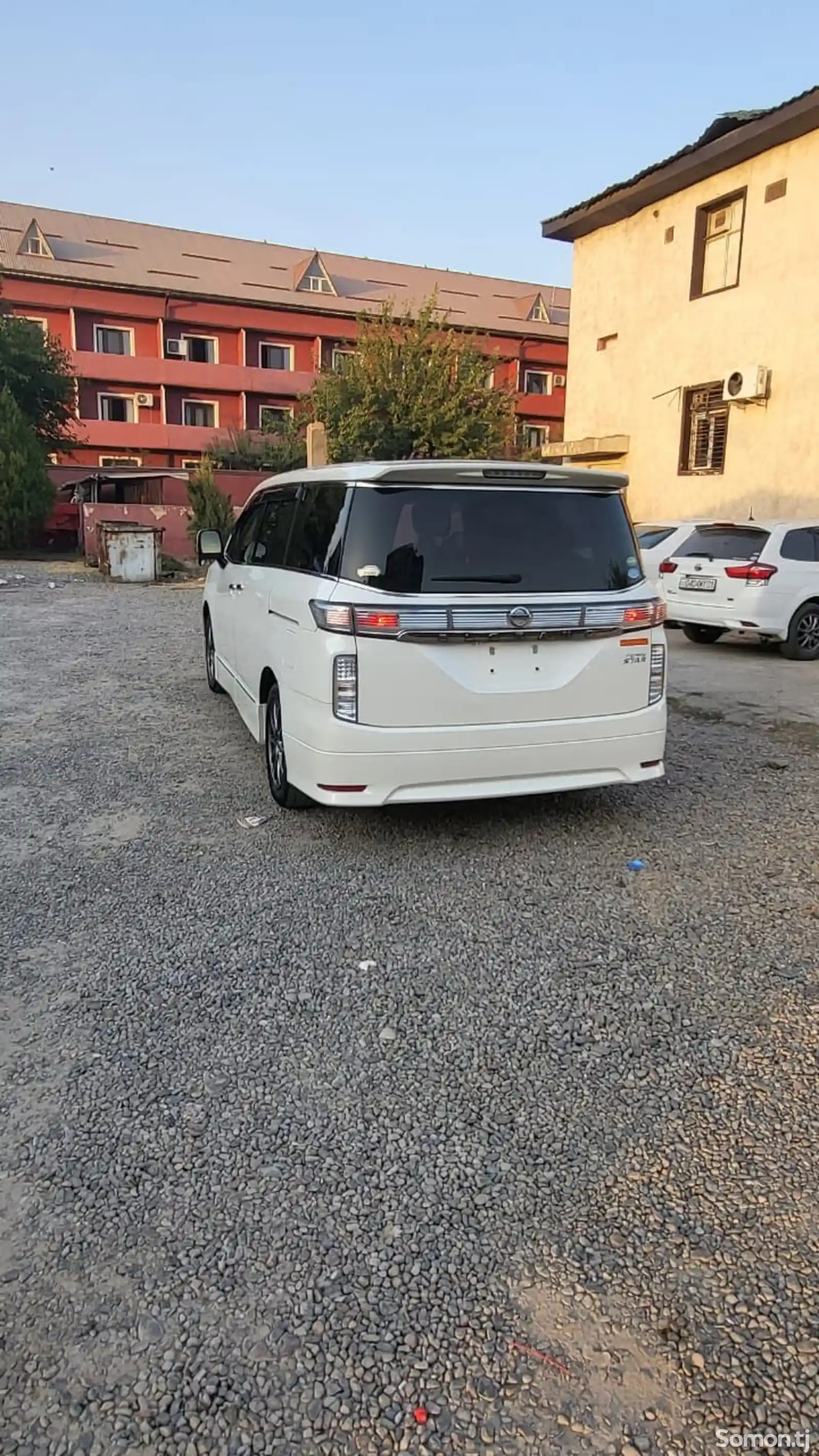 Nissan Elgrand, 2015-2