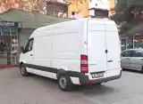 Mercedes-Benz Sprinter-8