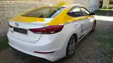 Hyundai Elantra, 2017-7