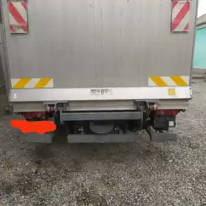 Дверь на грузовик