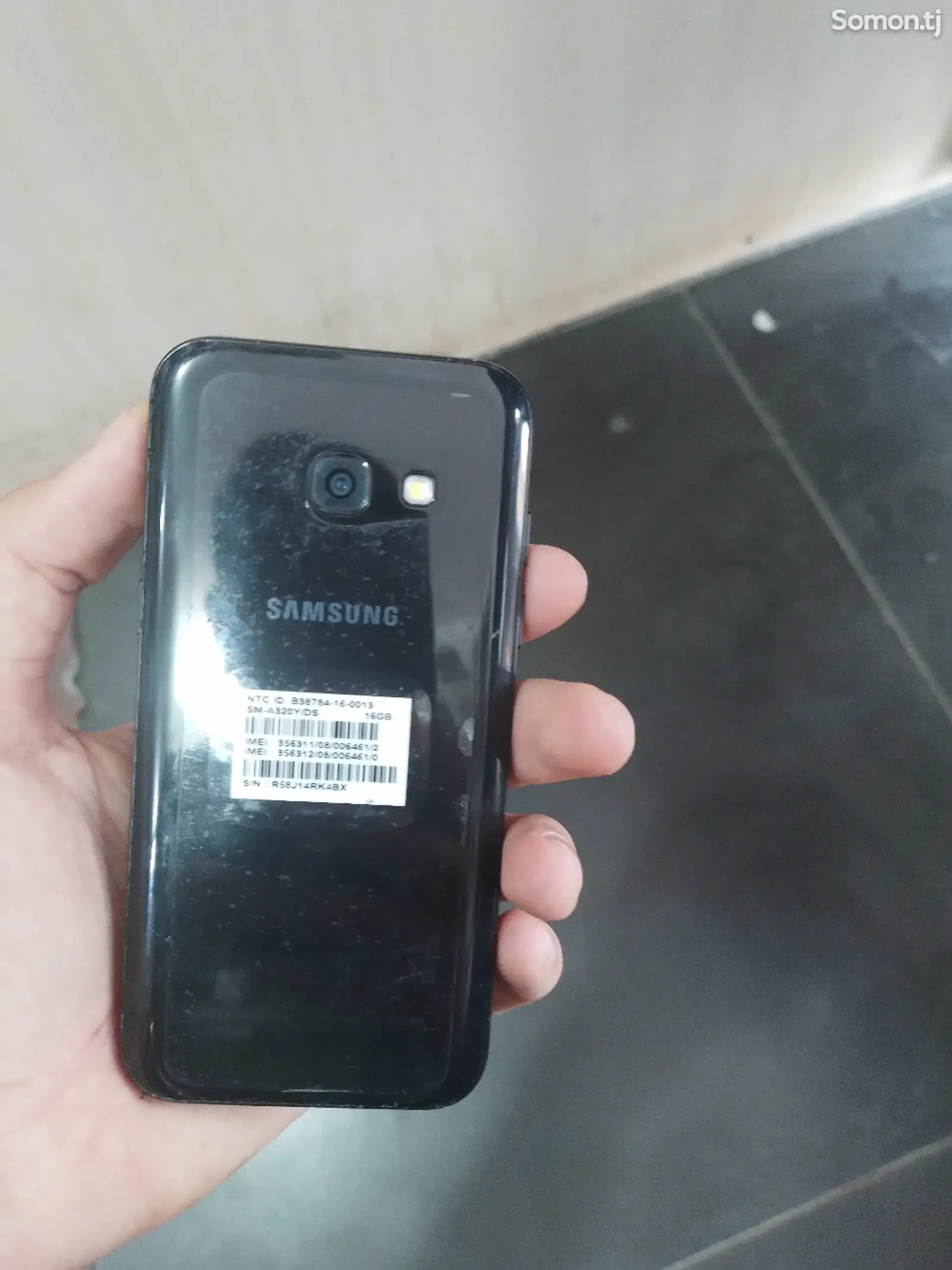 Samsung Galaxy A3-1