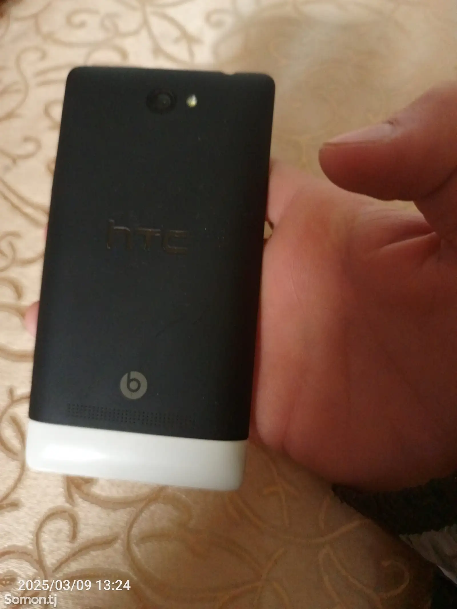 Телефон HTC-1