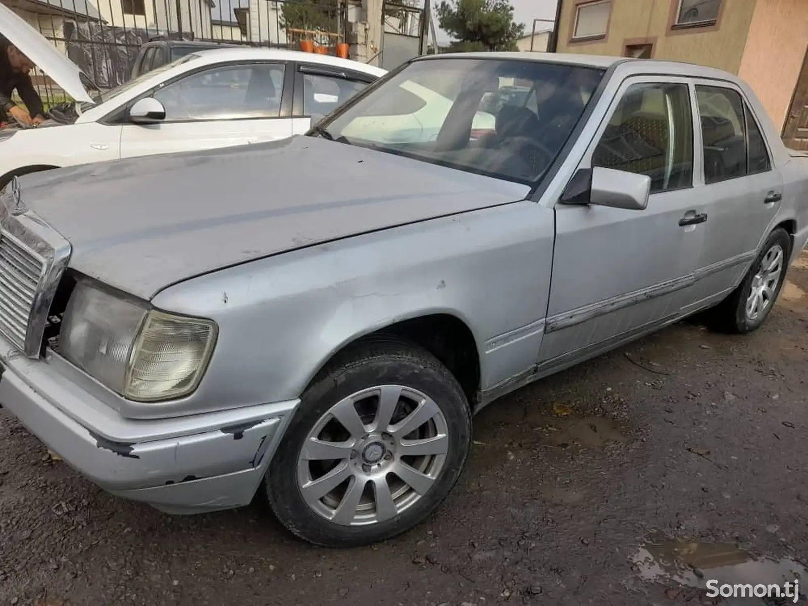 Mercedes-Benz W124, 1990-1