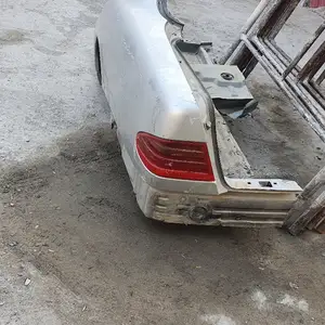 Задняя часть кузова от Mercedes-benz W210