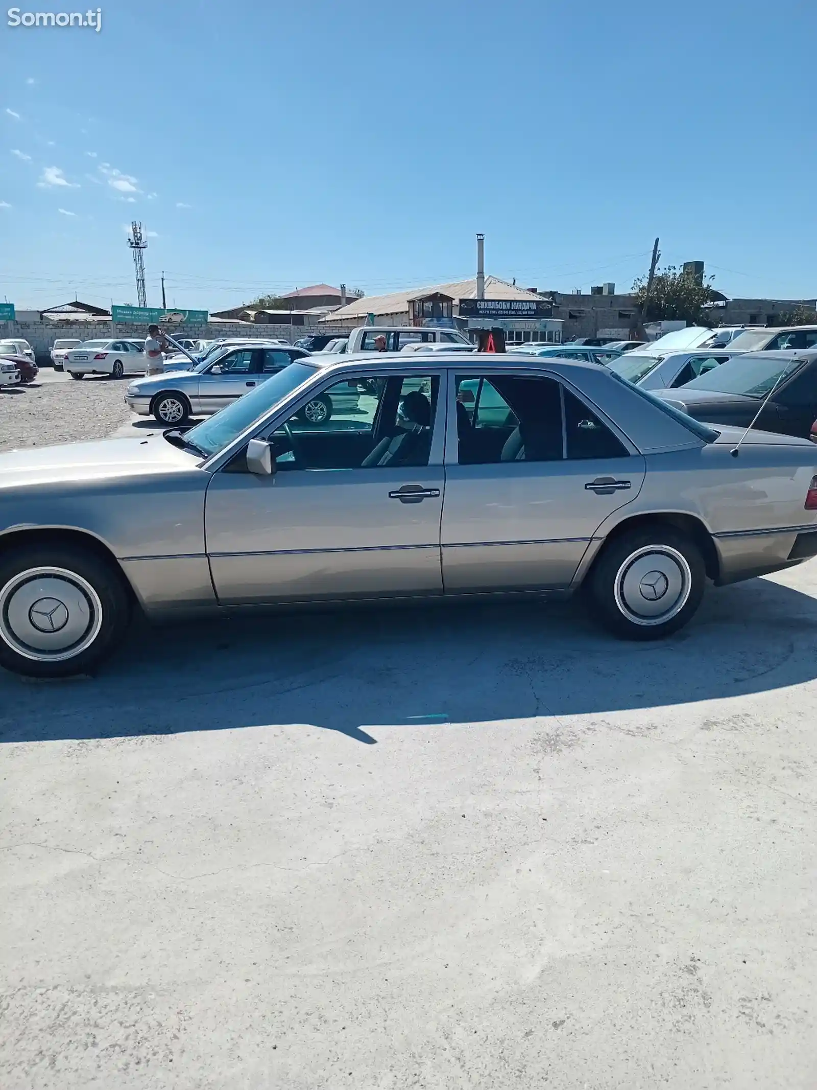 Mercedes-Benz W124, 1993-12