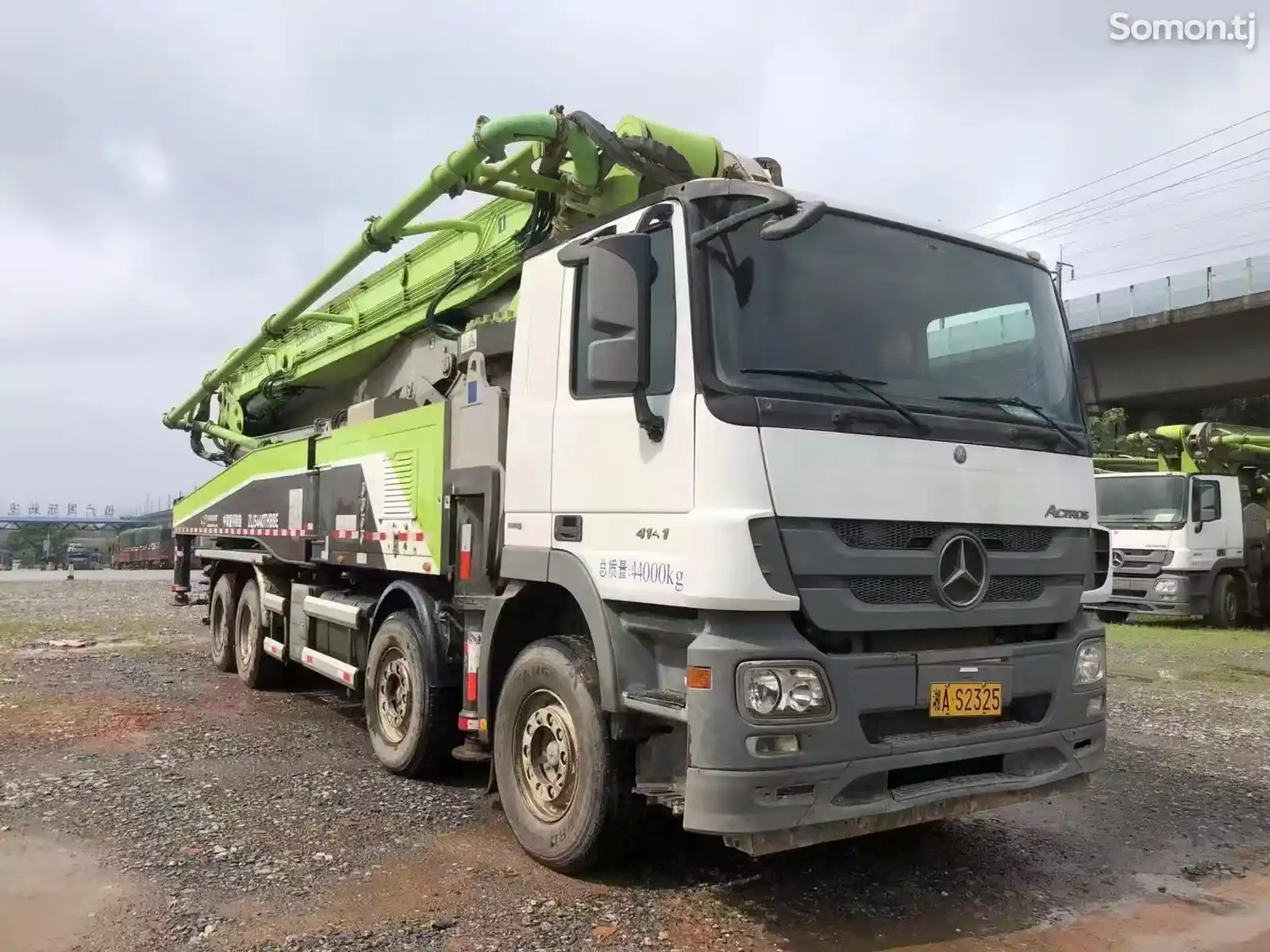 Автобетононасос Mercedes-Benz Actros-2