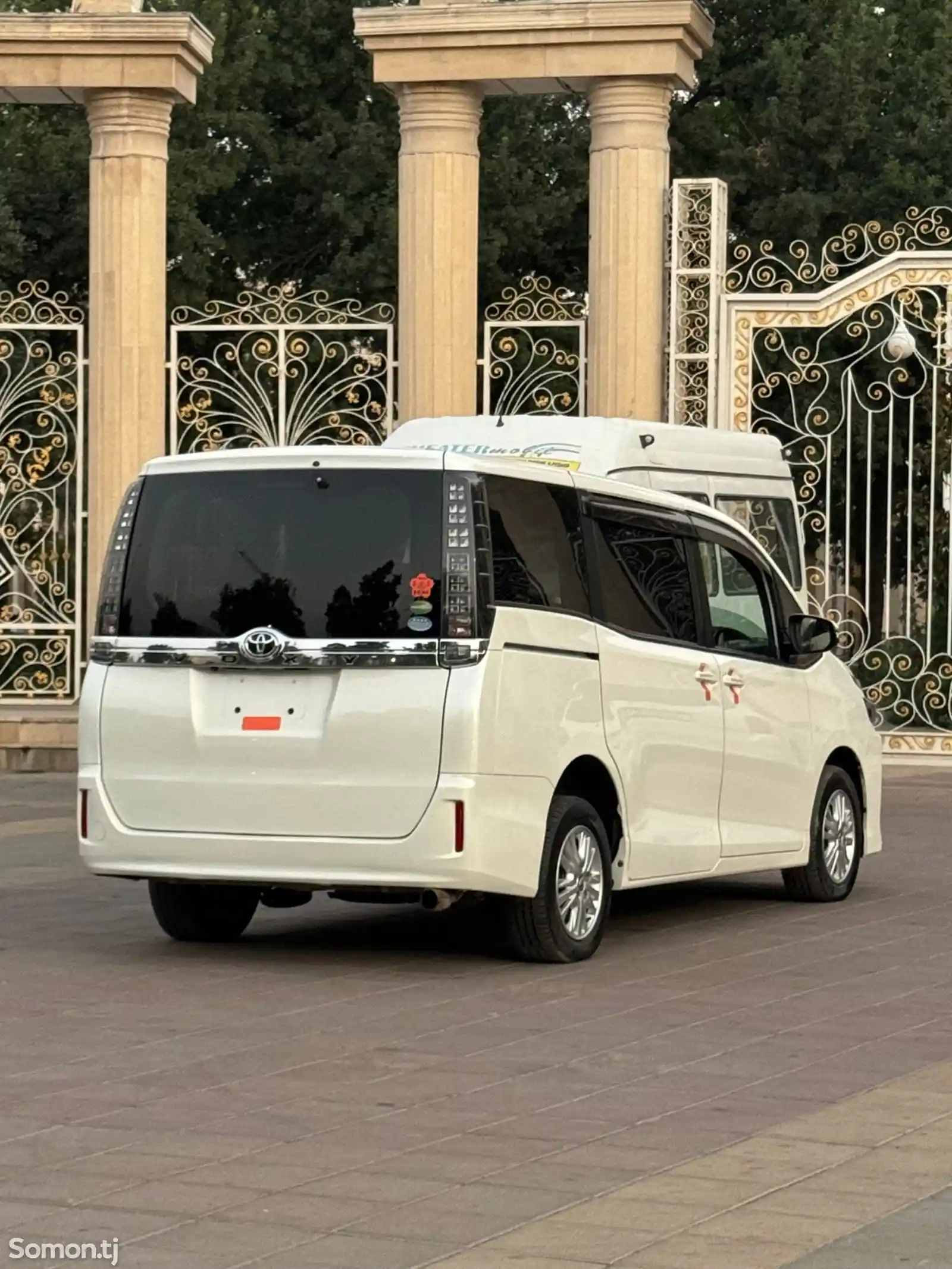 Toyota Voxy, 2016-5