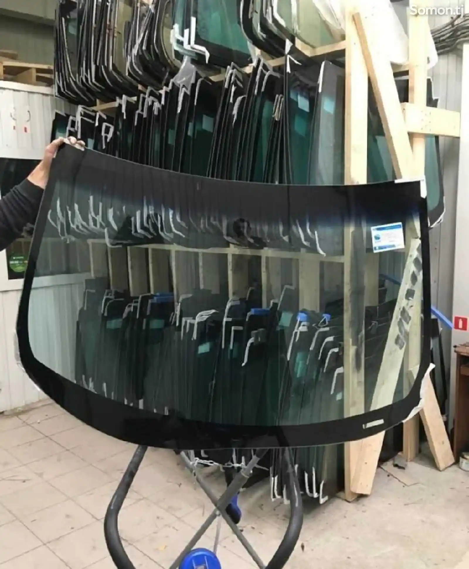 Лобовое стекло для Mitsubishi
