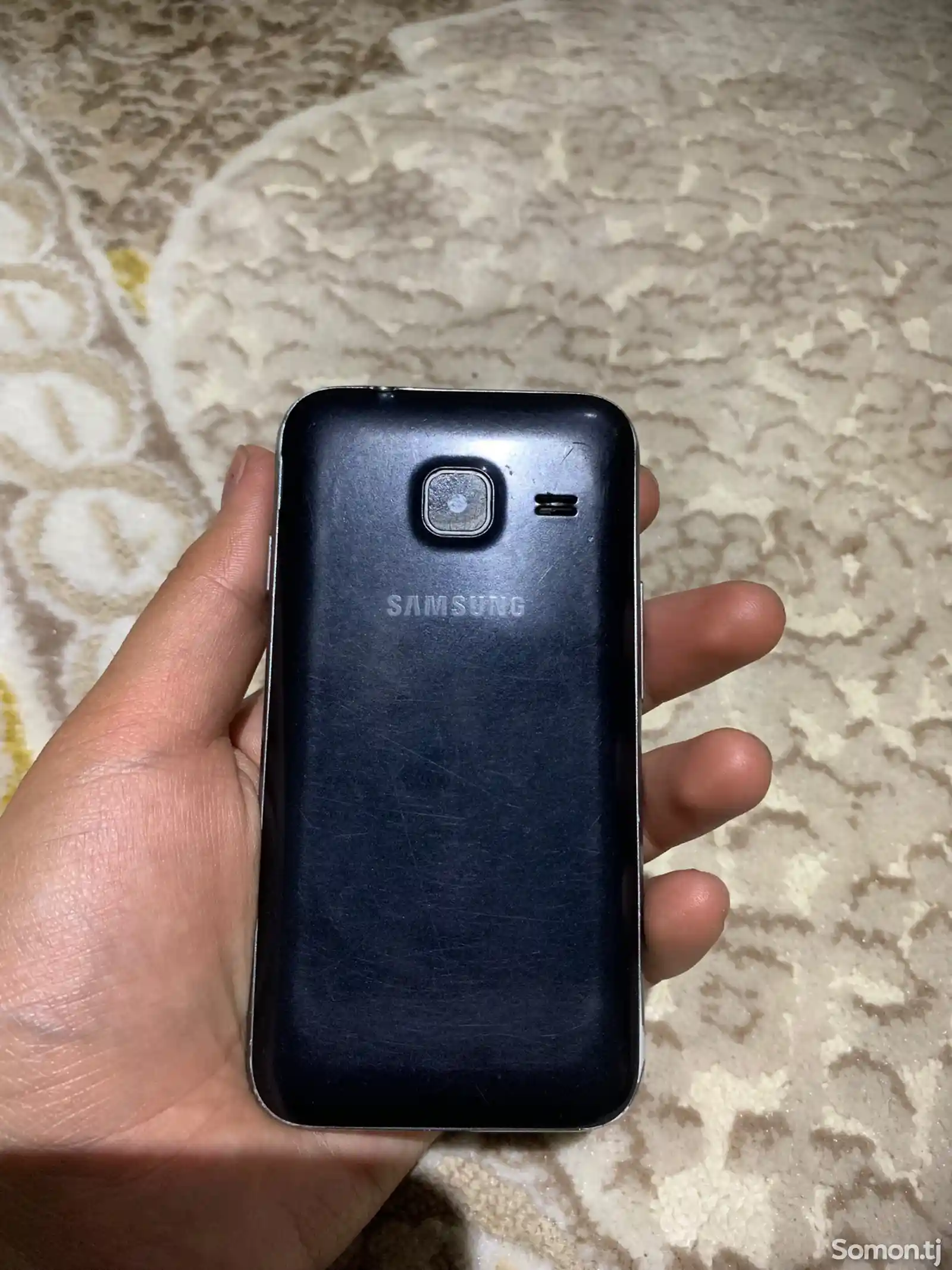 Samsung Galaxy J1 mini-4