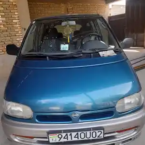 Nissan Serena, 1992