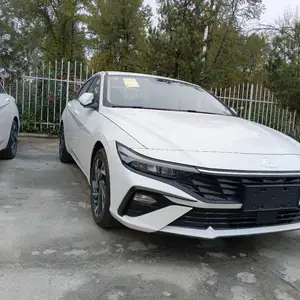 Hyundai Elantra, 2024