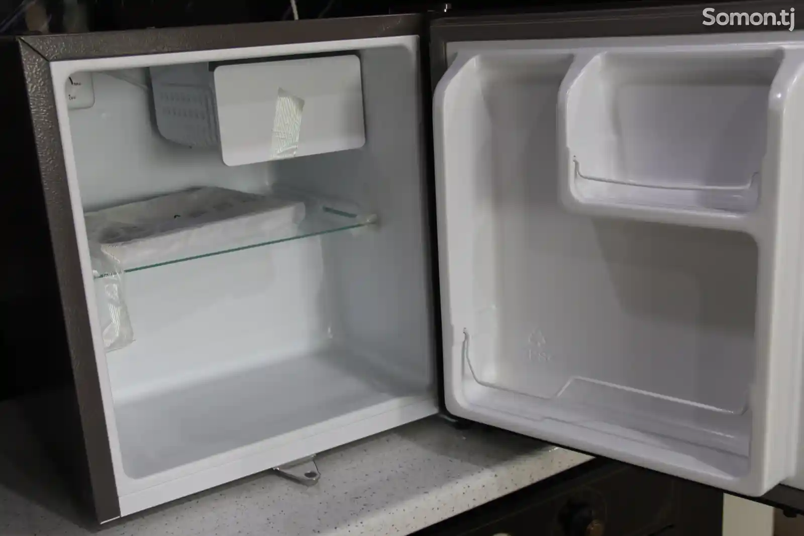 Холодильник Hisense RR60D4ASU Серебристый-2