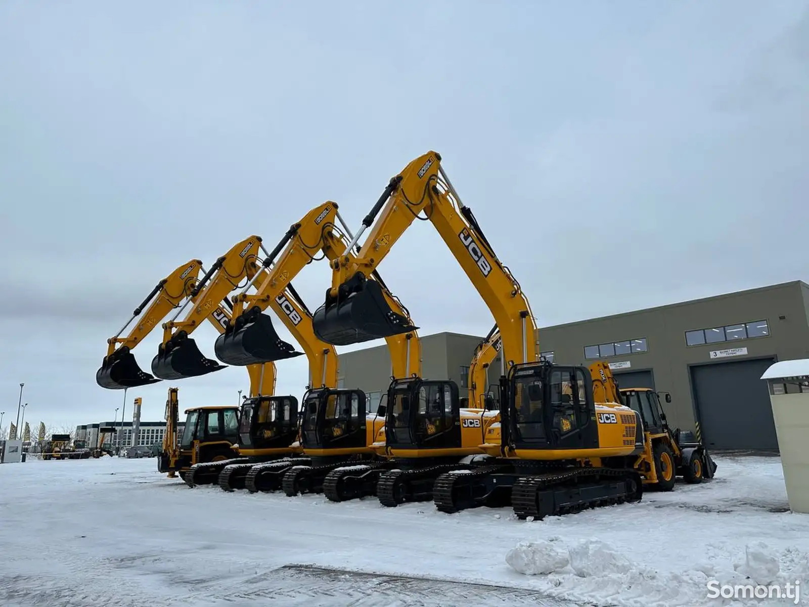 Гусеничный экскаватор JCB 305LC на заказ-1