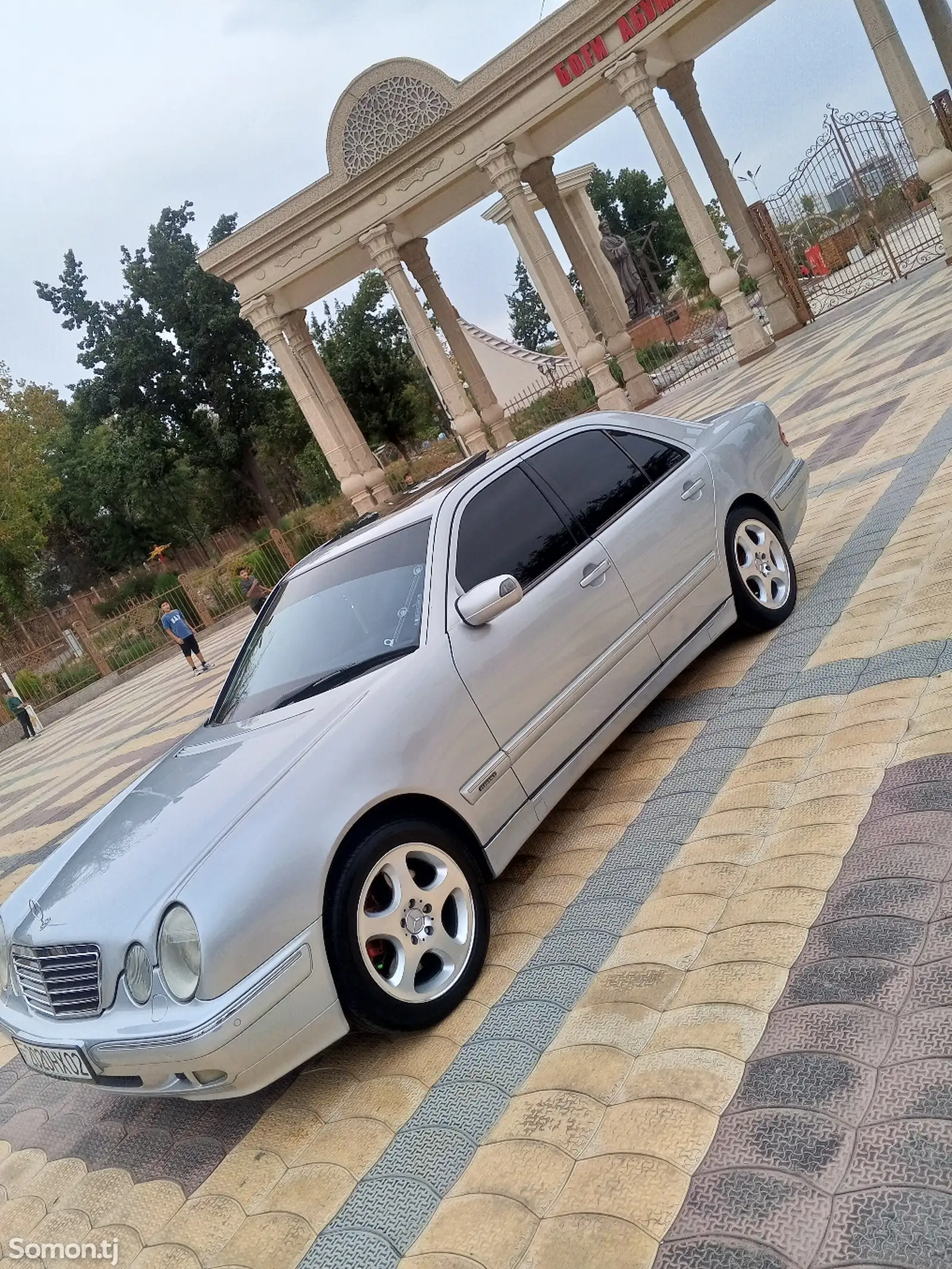 Mercedes-Benz E class, 2002-8