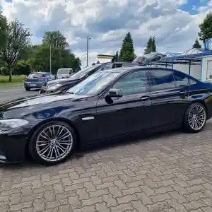 Коврик капота от BMW f10