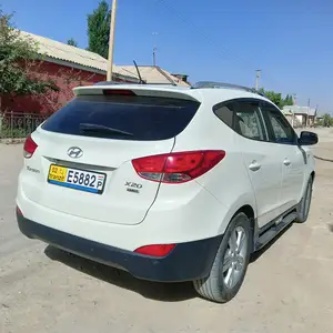 Hyundai Tucson, 2011