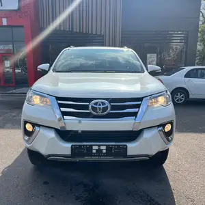 Toyota Fortuner, 2017