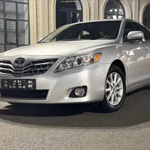 Toyota Camry, 2011