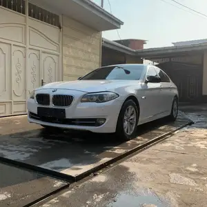 BMW 5 series, 2011