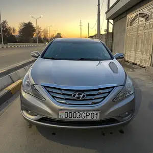 Hyundai Sonata, 2011