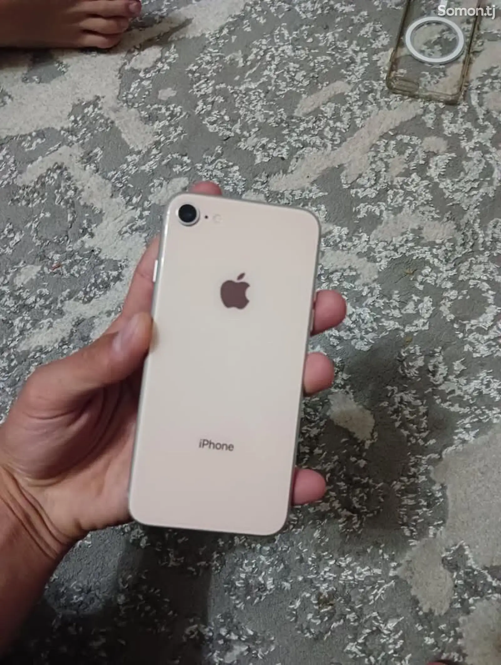 Apple iPhone 8, 64 gb, Gold-1