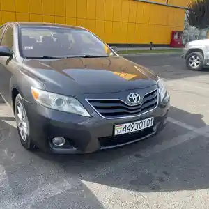 Toyota Camry, 2011