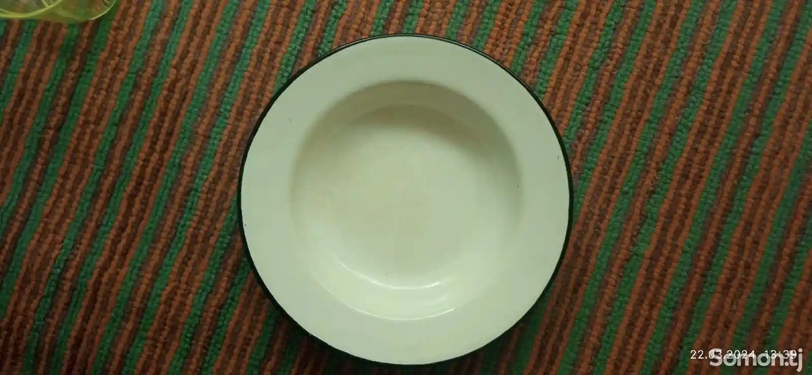 Эмалированная тарелка